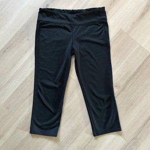 Girl's Black Athletic Capri Pants